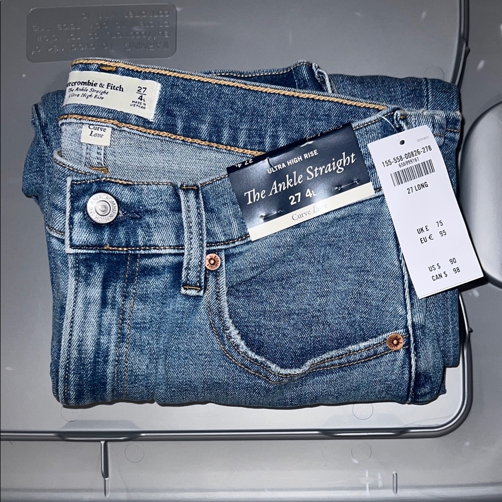 Abercrombie & Fitch *Curve Love* High Rise Ankle Straight Jeans *Long*